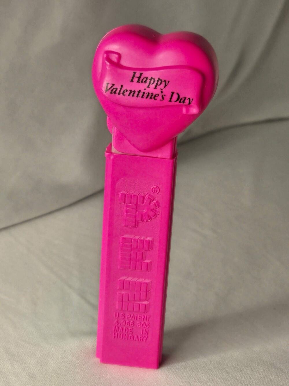 PEZ Valentine’s Day Pink Heart Dispensar - 1996-1999